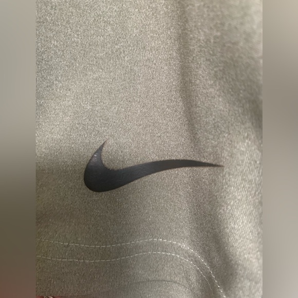 Nike DriFit Shorts size M - Picture 4 of 5